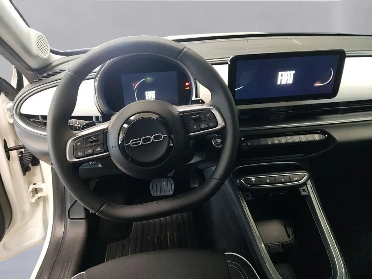 Fiat 600 1.2 hybrid 136cv auto 11