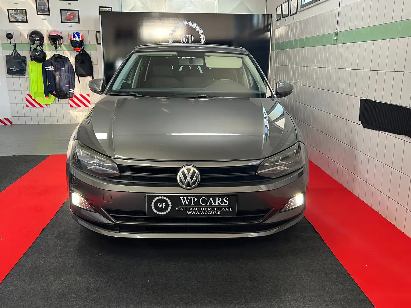 Volkswagen Polo Polo VI 2018 5p 1.6 tdi Trendline 80cv Gris - 2