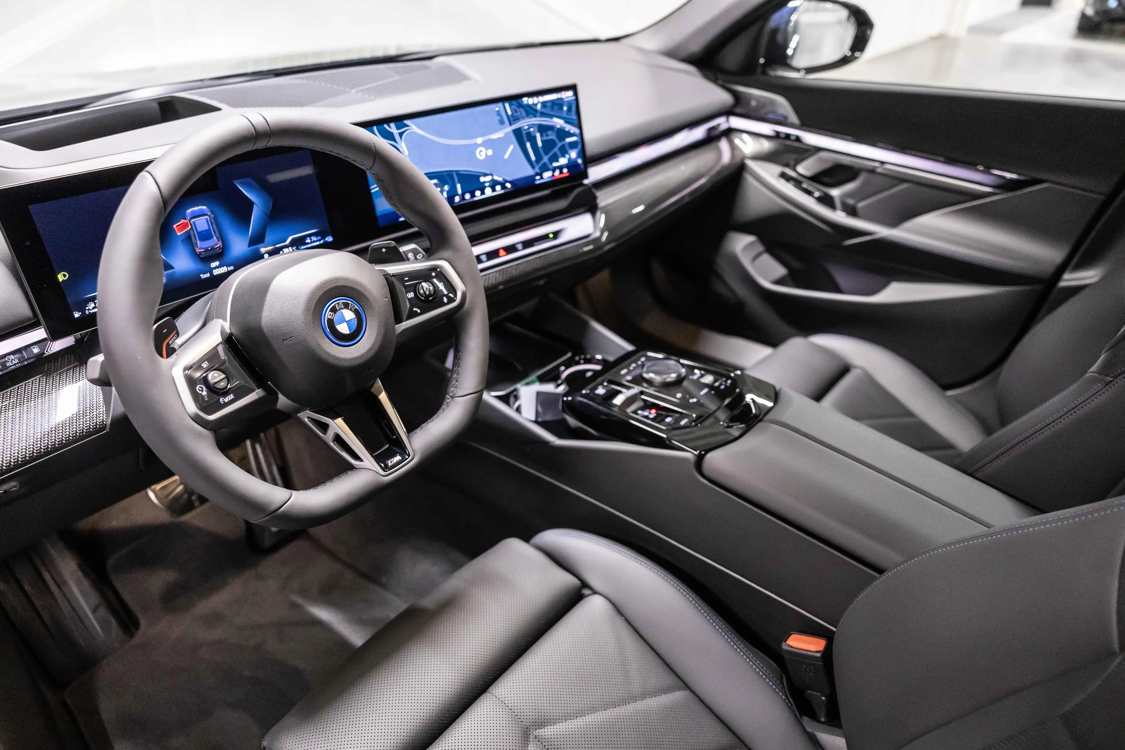 BMW 530 530e Touring M Sport Pro | PANO | B&W | TREKHAAK | — photo 6