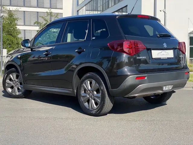 Suzuki Vitara view 4