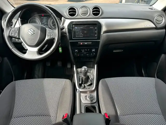 Suzuki Vitara view 9