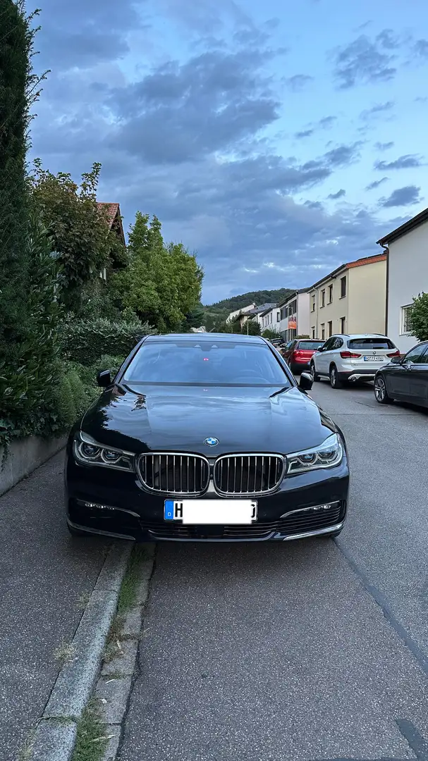 BMW 750 750 i xDrive Black - 2