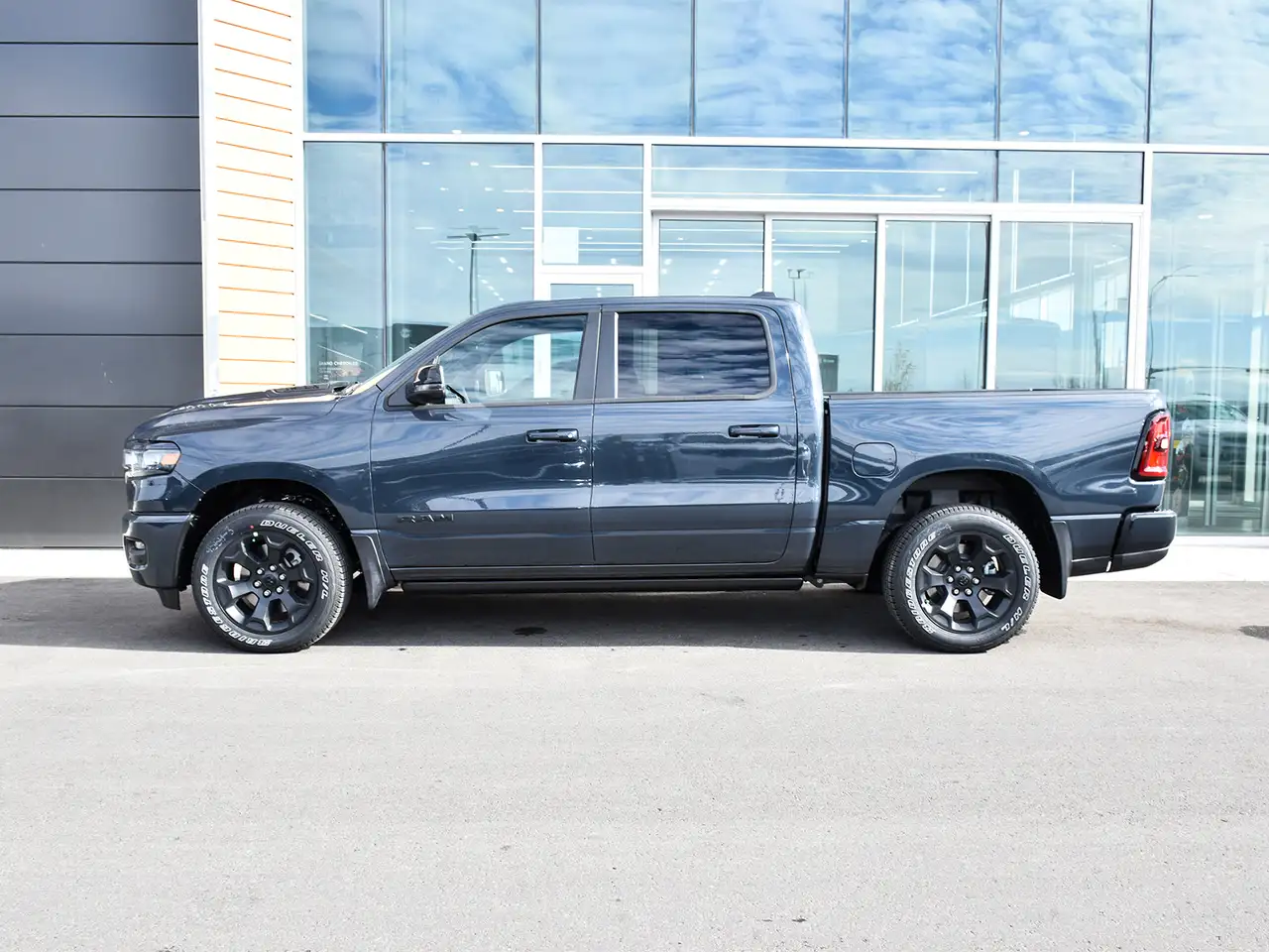 RAM 1500 снимка RAM 1500