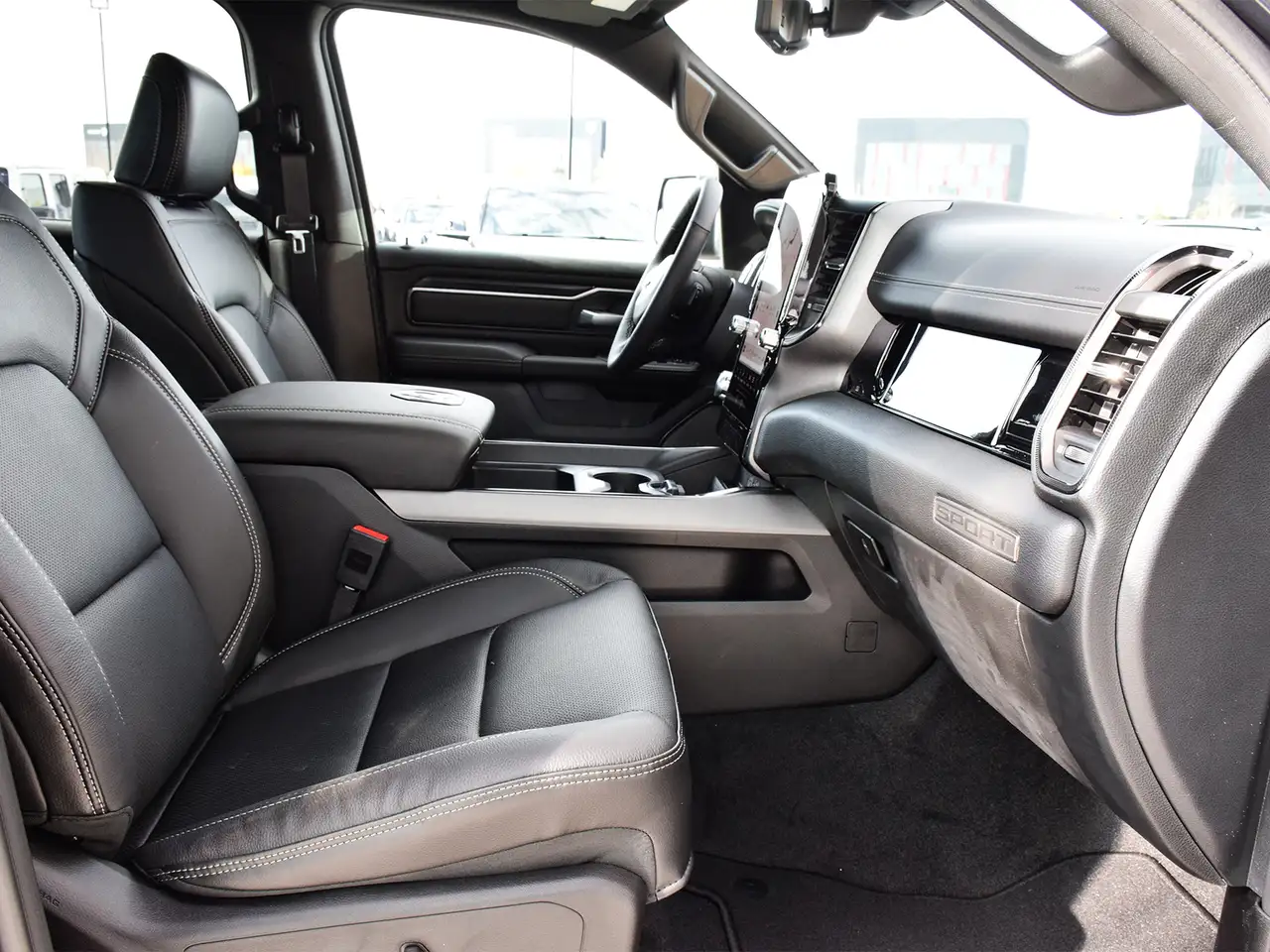 RAM 1500 снимка RAM 1500