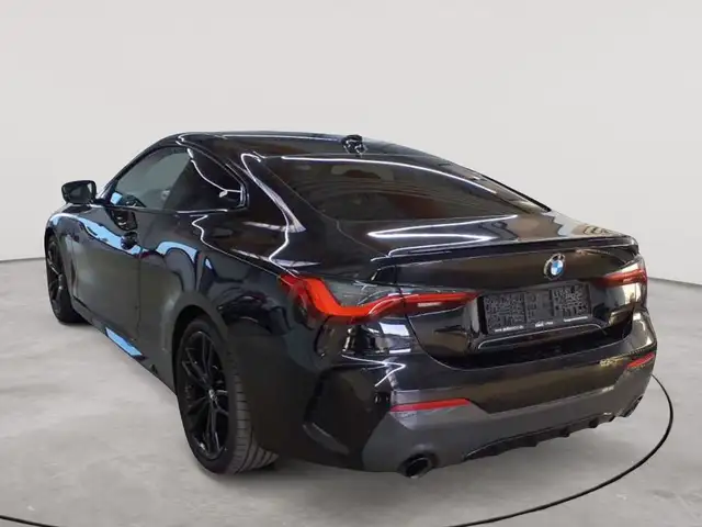 BMW 4 Series view 5