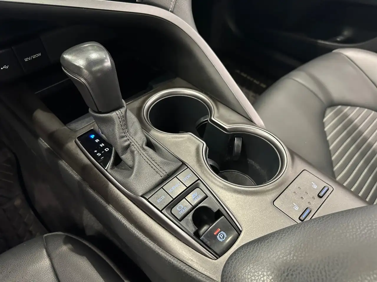 Toyota Camry снимка Toyota Camry