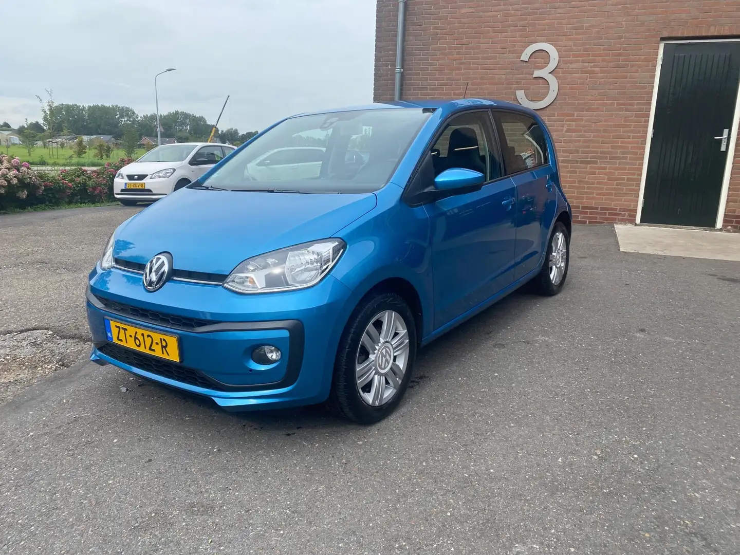 Volkswagen up! 1.0 BMT high up! Pdc / 5Drs / cruise Blue - 2
