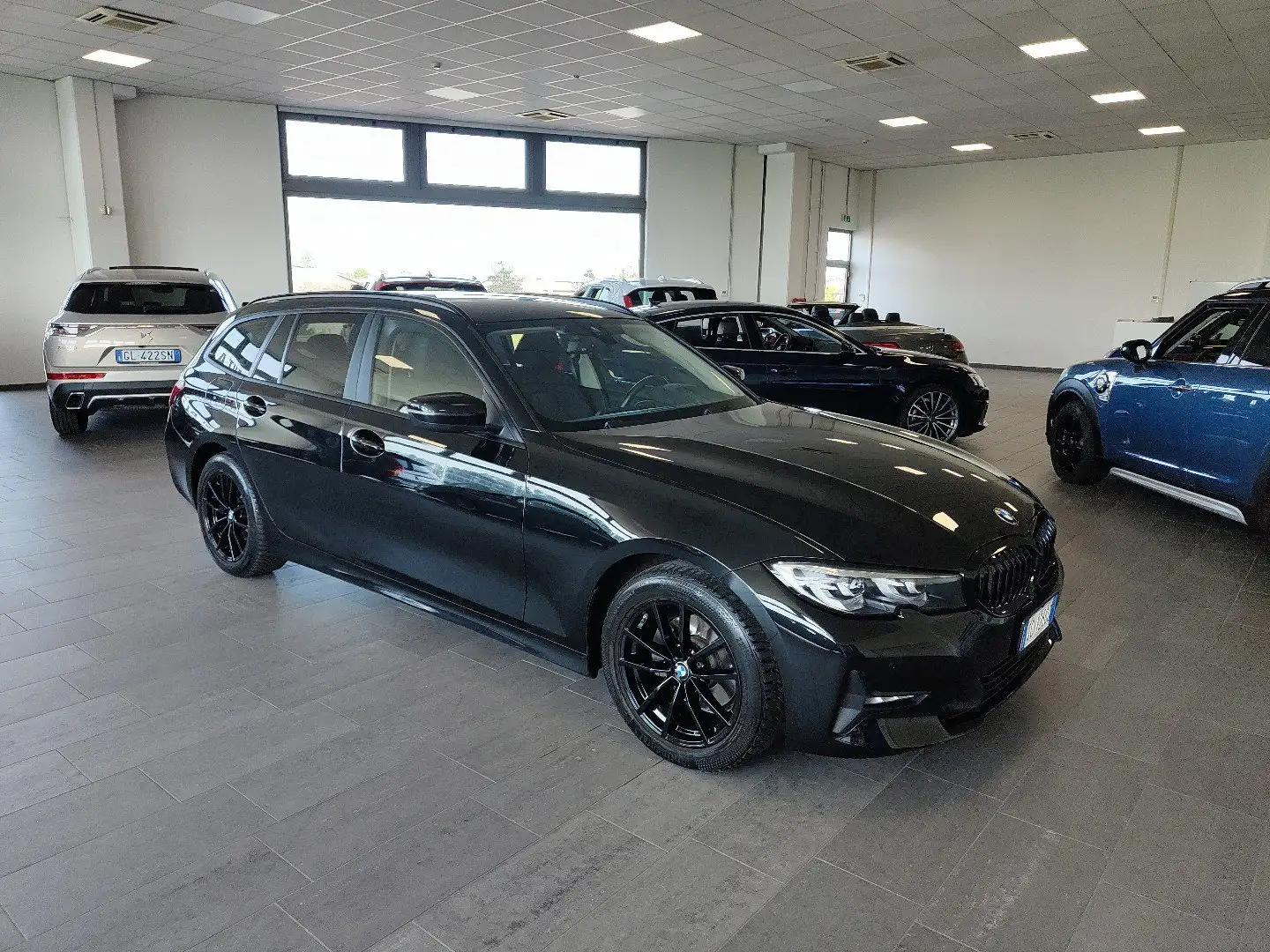 BMW 320 d XDrive 48V MHEV Touring Auto Navi Fari LED Noir - 2