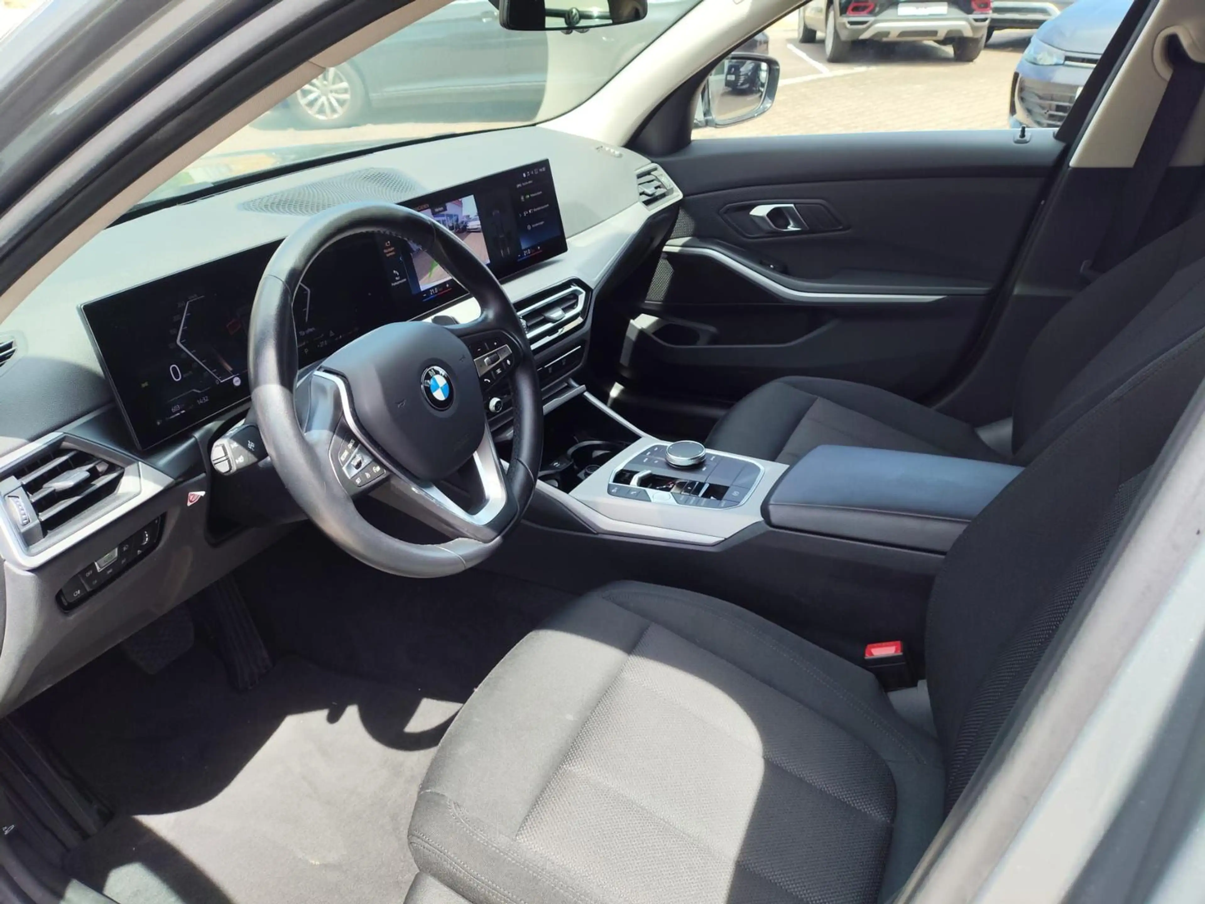 BMW 318 d Touring Widescreen Navi LED Kamera SHZ DAB — photo 7