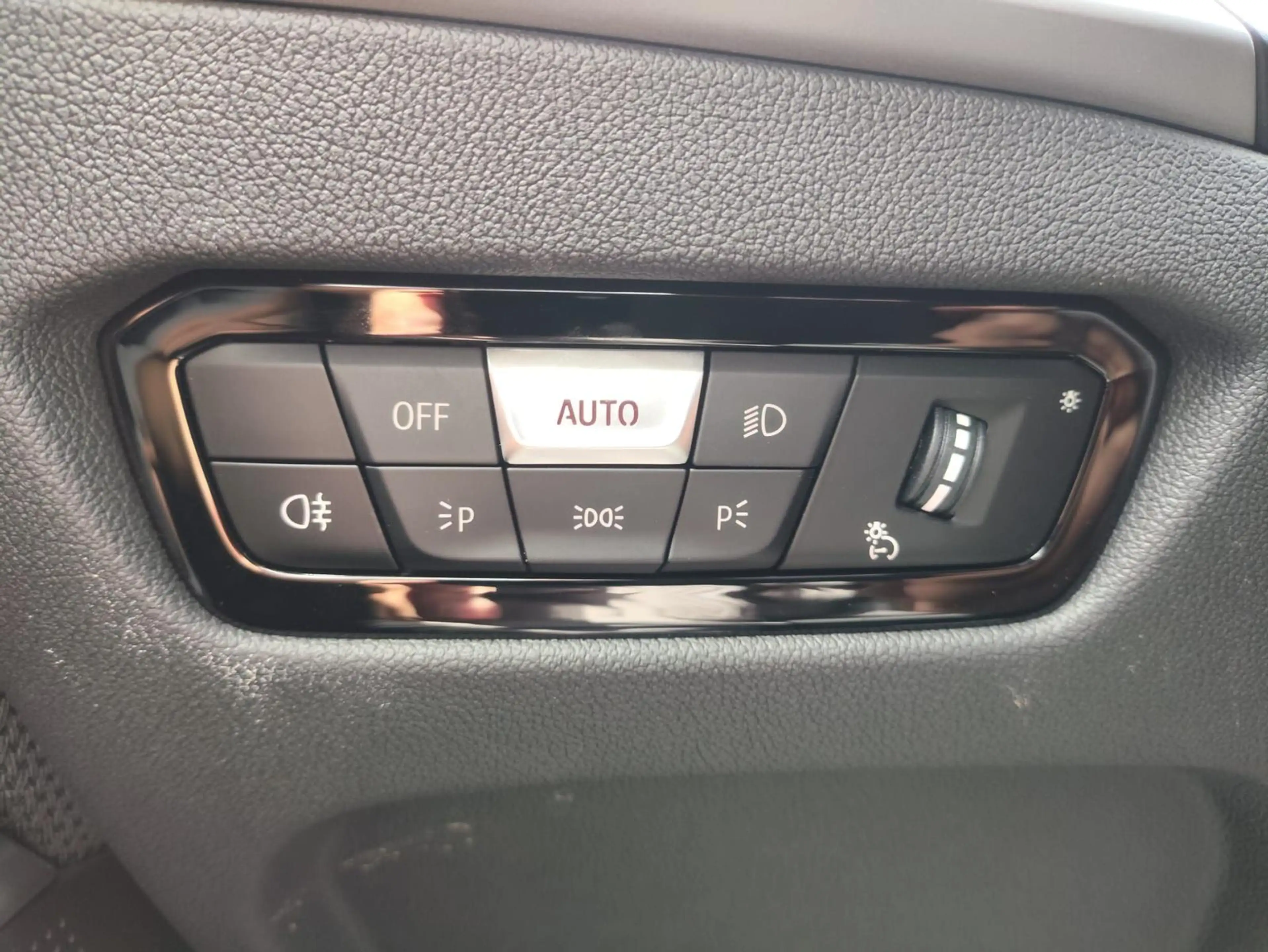 BMW 318 d Touring Widescreen Navi LED Kamera SHZ DAB — photo 15