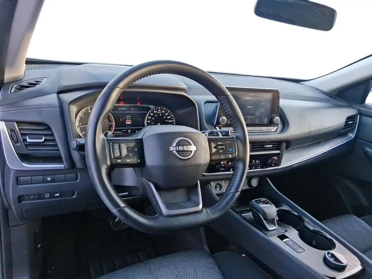 Nissan Rogue снимка Nissan Rogue