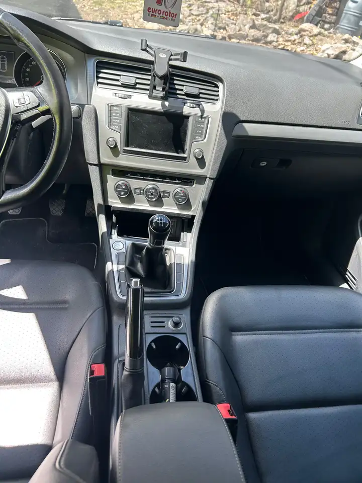 Volkswagen Golf снимка Volkswagen Golf