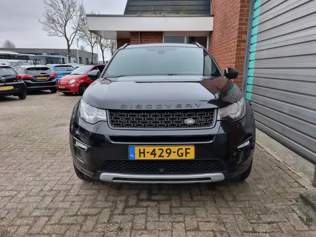Land Rover Discovery Sport view 12