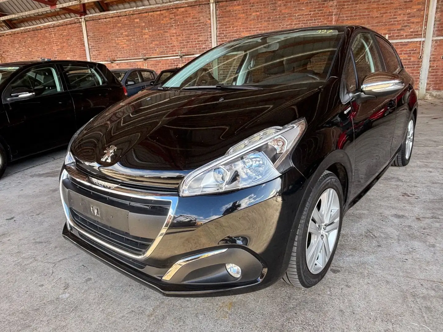 Peugeot 208 Style/NAVI/KLIMA/ÖLPUMPE Schwarz - 1