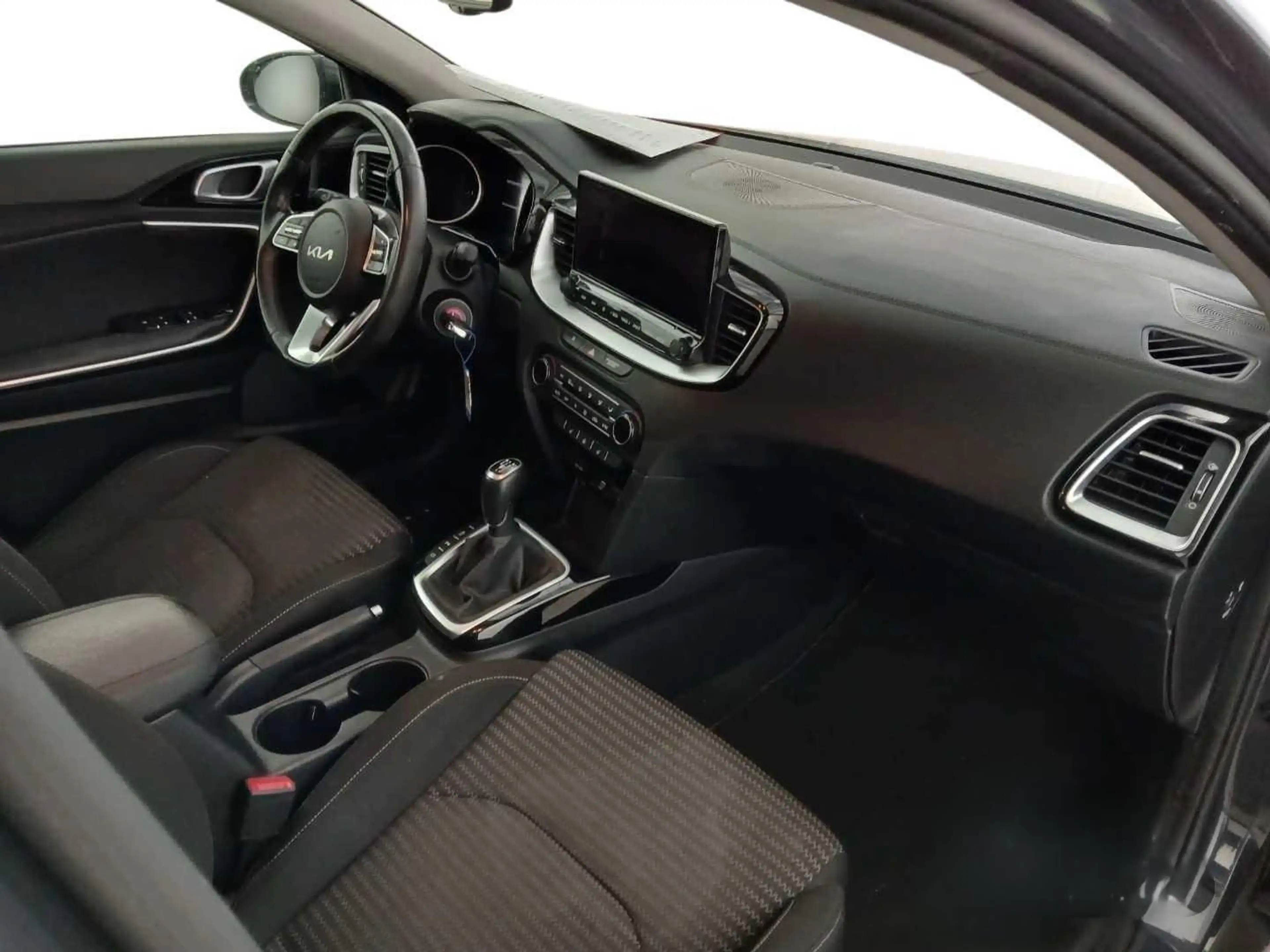 Kia Ceed / cee'd Vision 1.5 T-GDI RFK DAB Navi Klimaauto. — photo 8