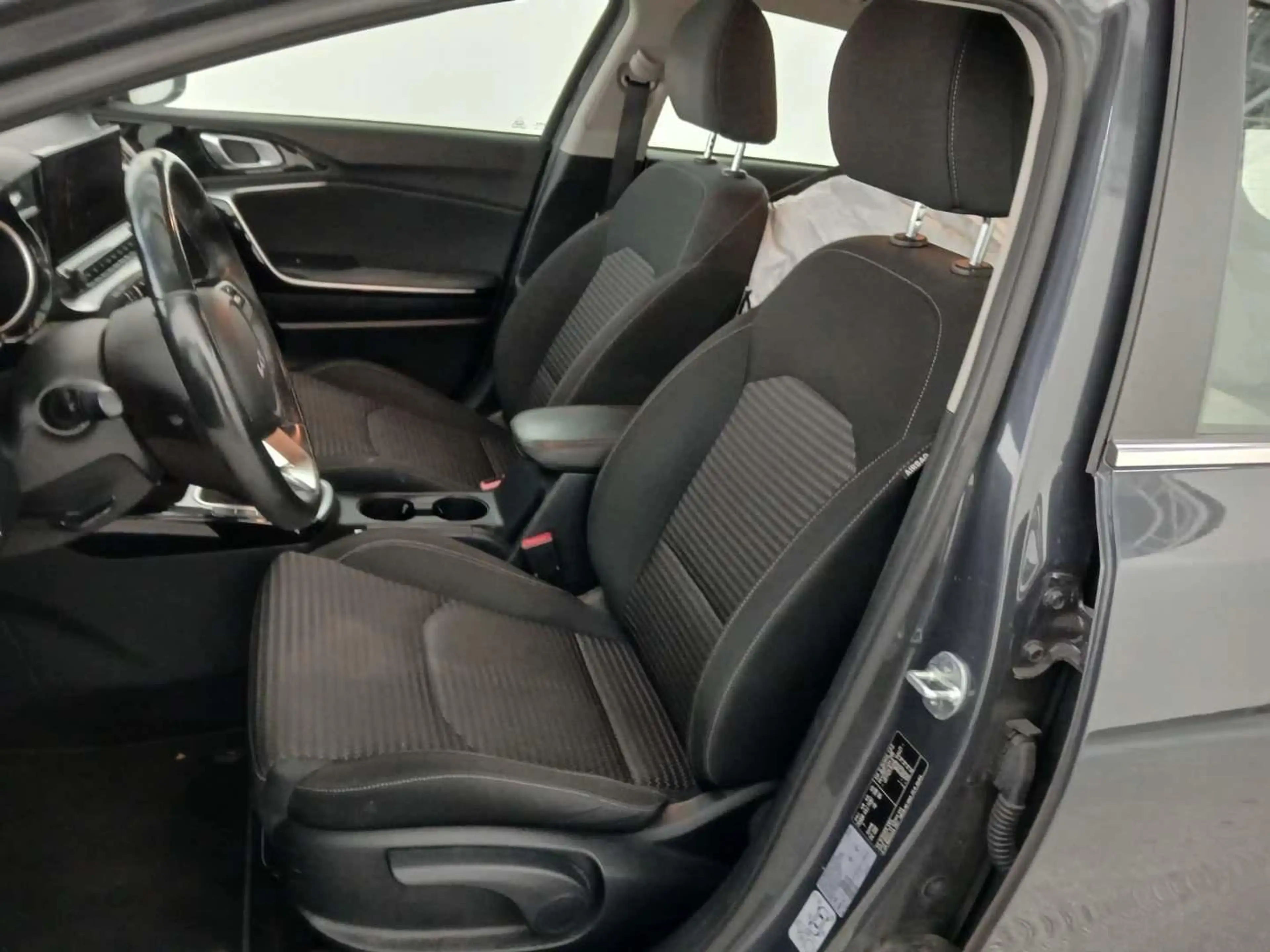 Kia Ceed / cee'd Vision 1.5 T-GDI RFK DAB Navi Klimaauto. — photo 7