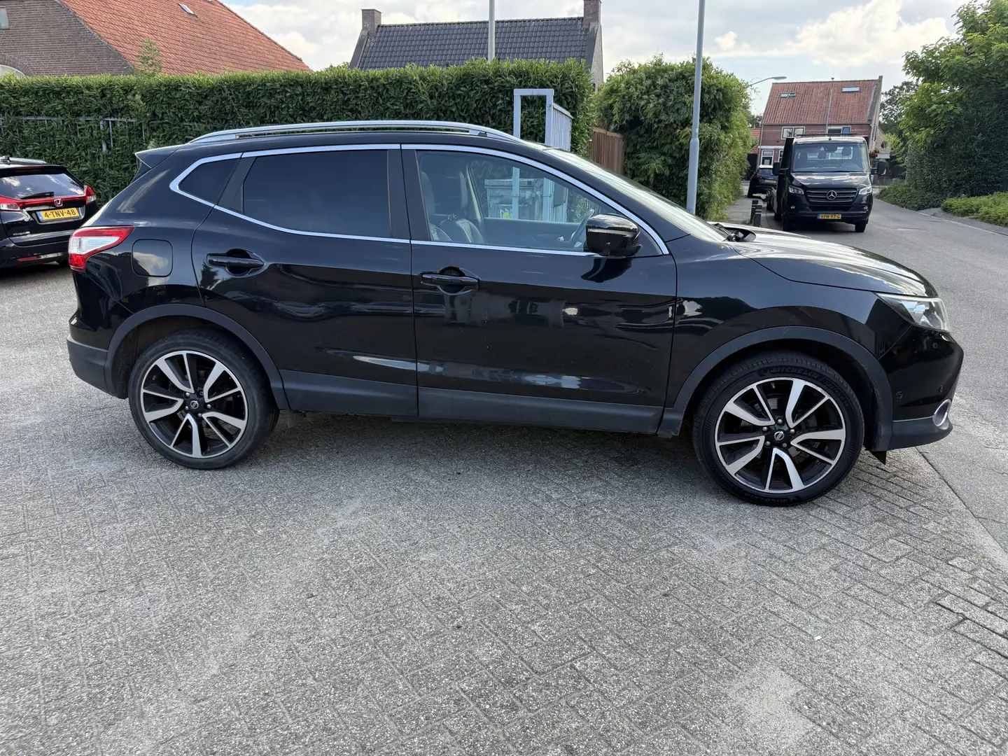 Nissan Qashqai 1.2 Tekna Zwart - 2