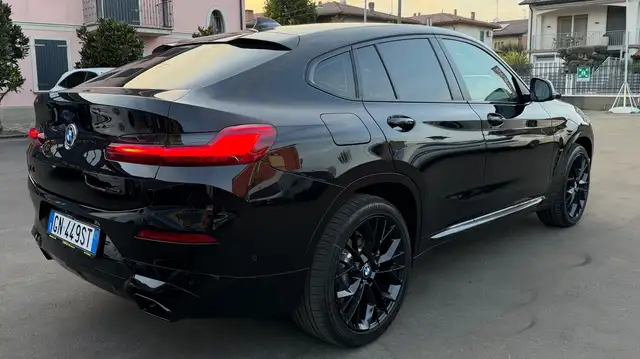 BMW X4 view 8