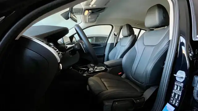 BMW X4 view 10