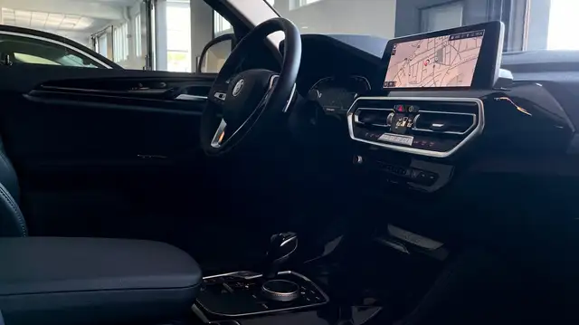 BMW X4 view 22