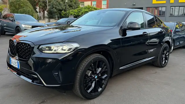 BMW X4 view 3