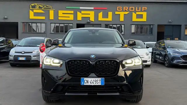 BMW X4 view 2