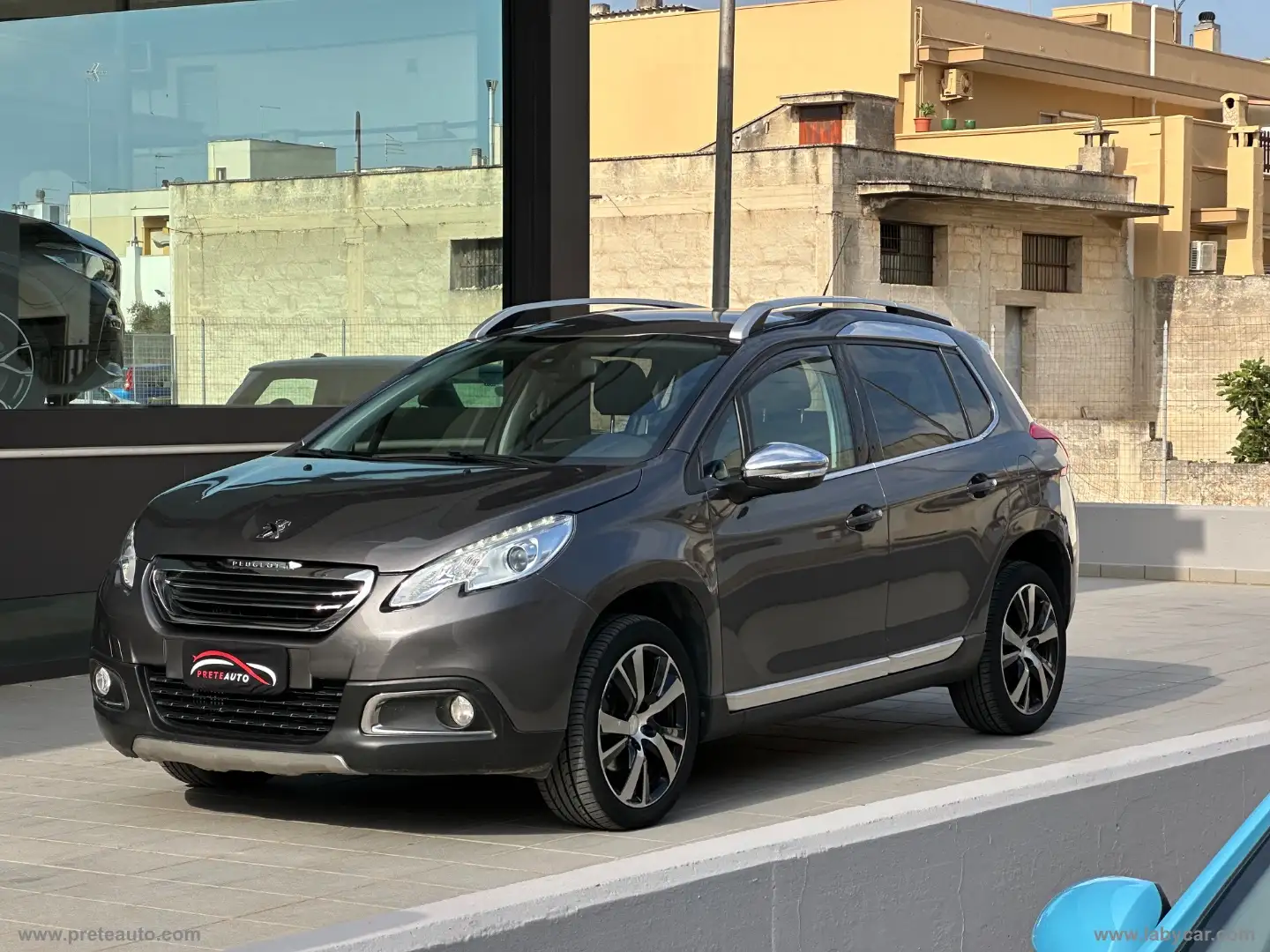 Peugeot 2008 BlueHDi 120 S&S Allure Grijs - 1