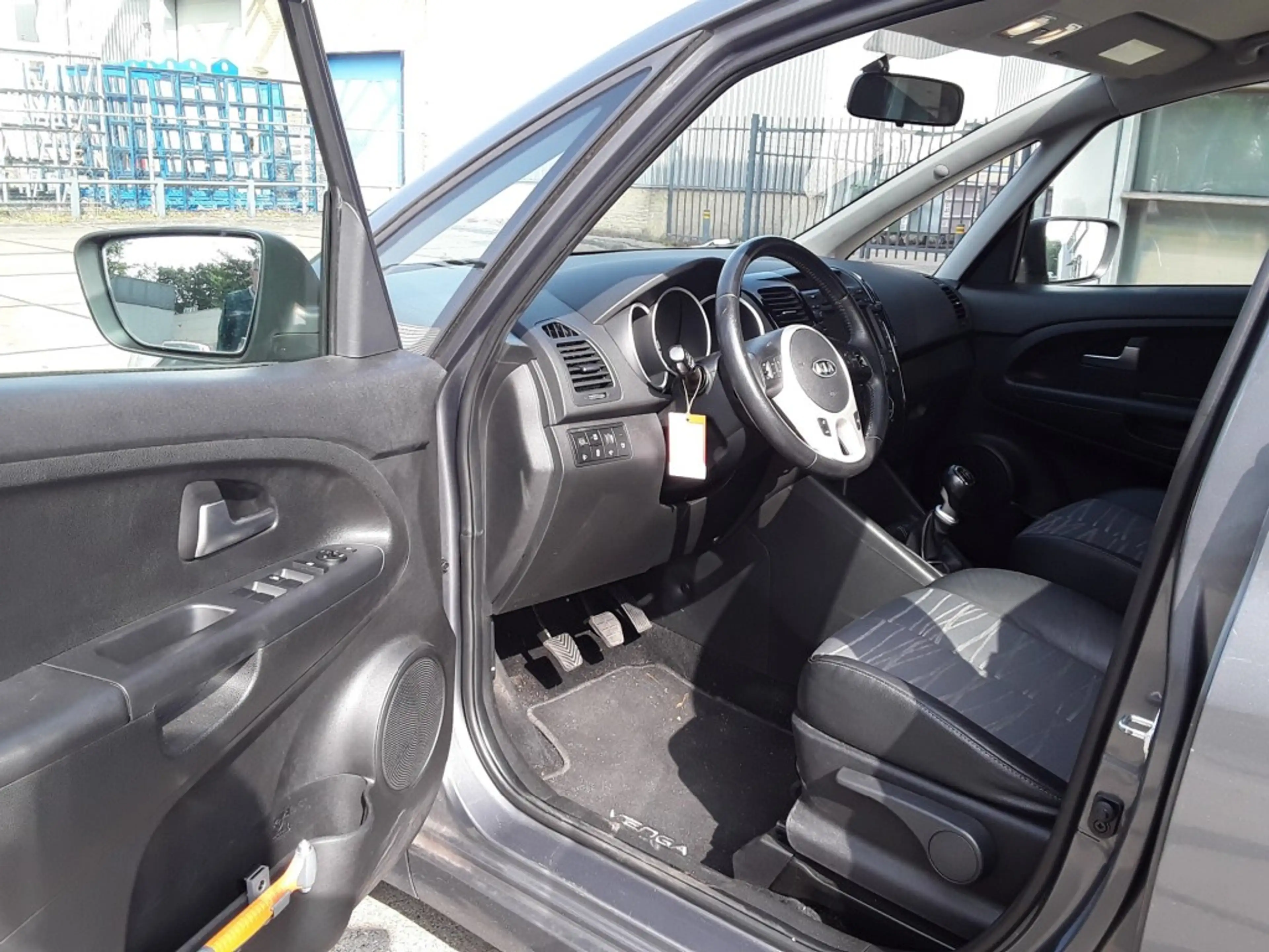 Kia Venga 1.6 CVVT X-ECUTIVE — photo 8