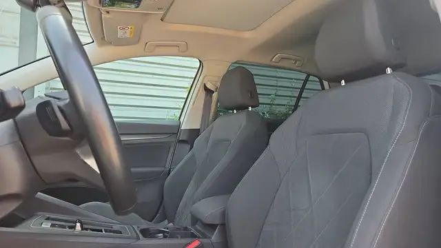Volkswagen Golf view 28