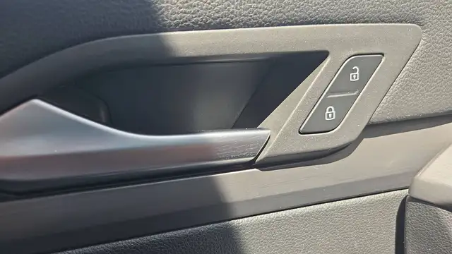 Volkswagen Golf view 13