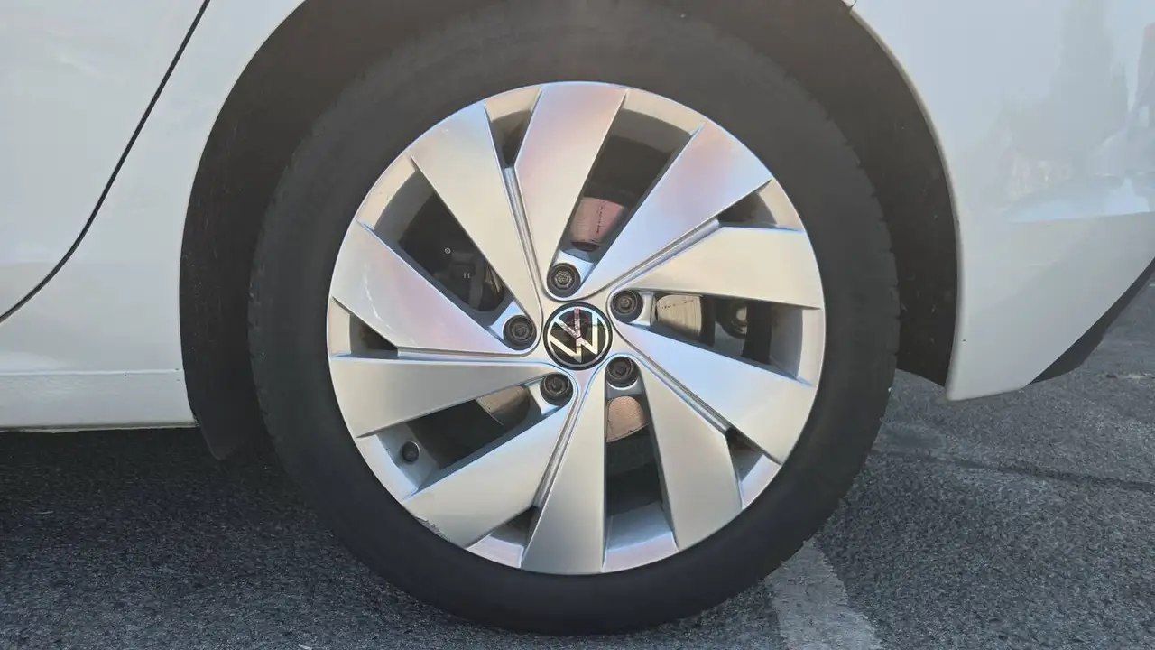 Volkswagen Golf Standard Model — photo 19