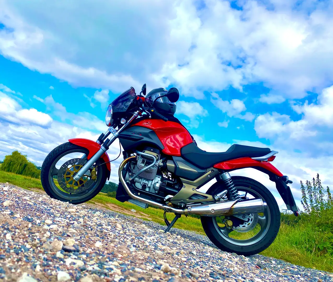 Moto Guzzi Breva 750 Mit Motorschutzbügeln,Tankrucksack. Alles origina Rouge - 1