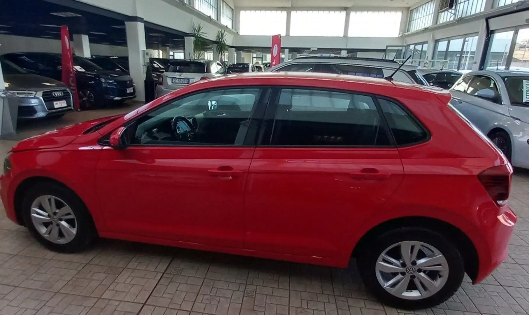 Volkswagen Polo 1.0 MPI 5p. Comfortline BlueMotion Technology Красный - 2