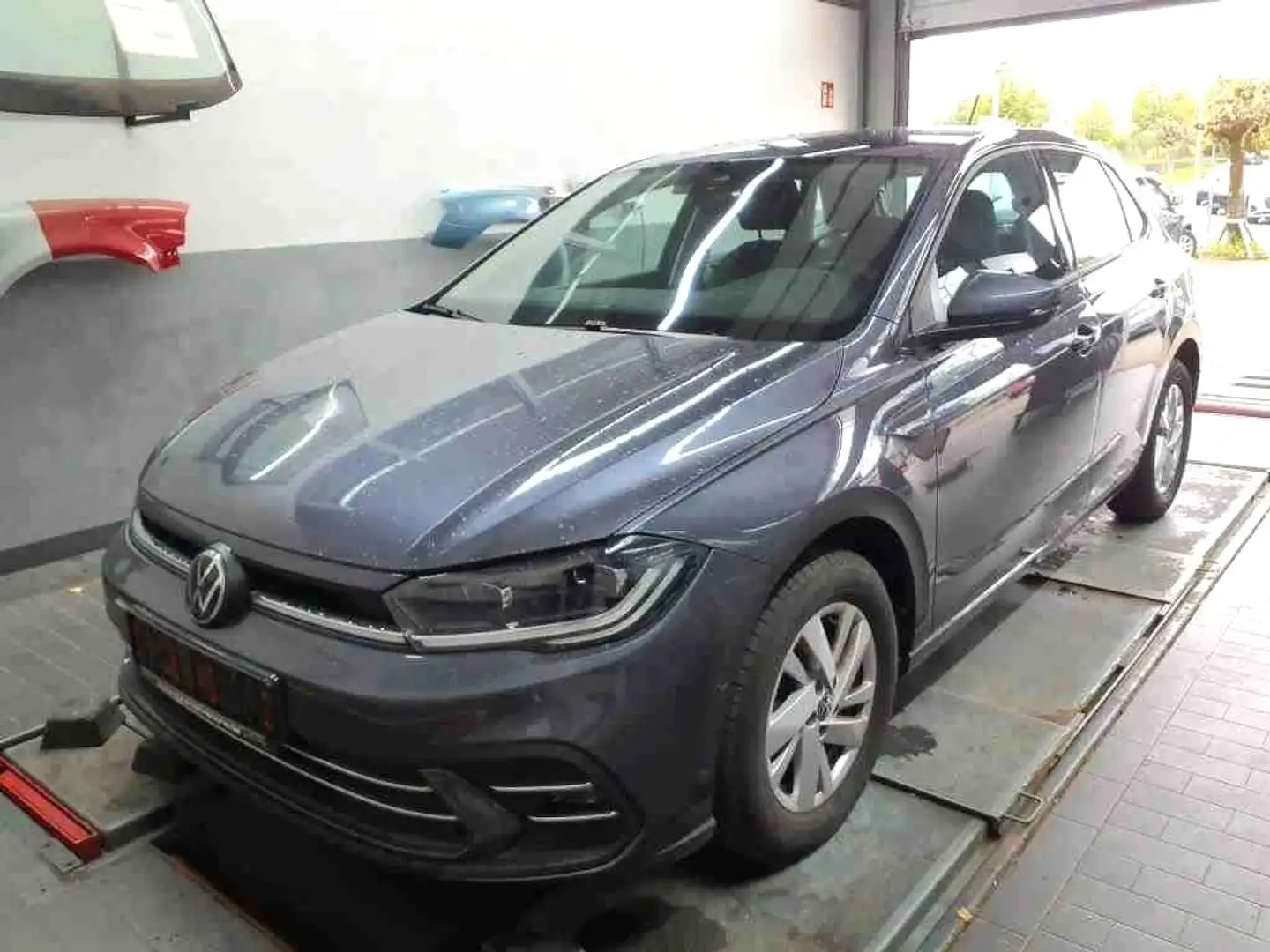 Volkswagen Polo STYLE IQ.DRIVE TSI ACC+MATRIX+NAVI-APP+SITZHZG+2xP Grau - 2