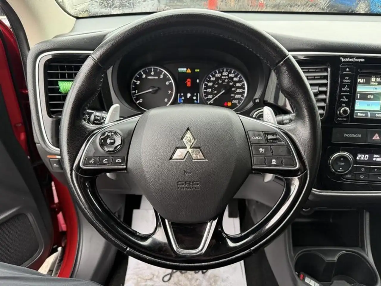 Mitsubishi Outlander снимка Mitsubishi Outlander