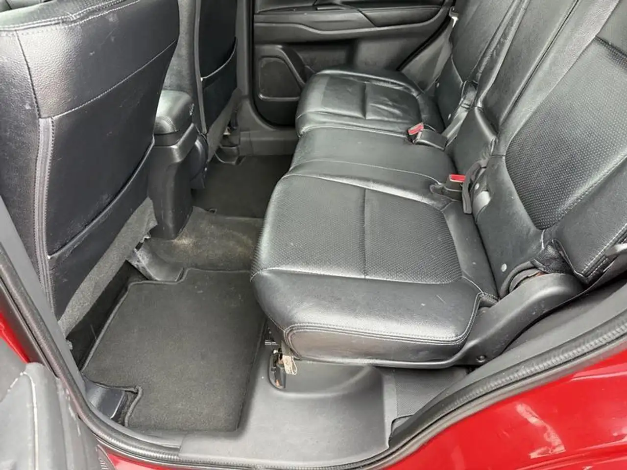Mitsubishi Outlander снимка Mitsubishi Outlander