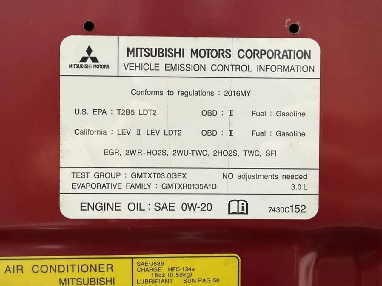 Mitsubishi Outlander снимка Mitsubishi Outlander