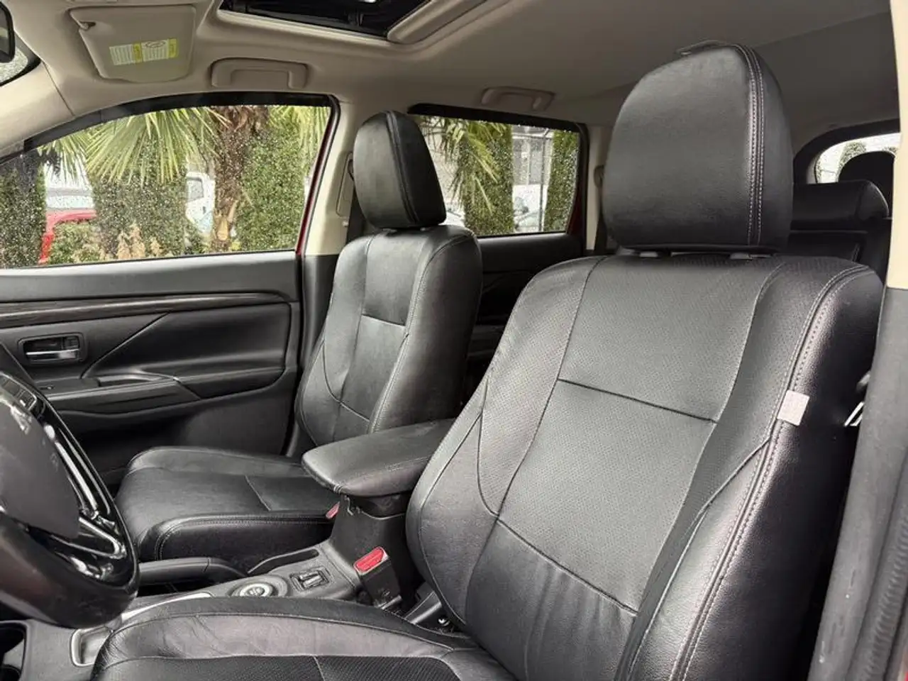Mitsubishi Outlander снимка Mitsubishi Outlander
