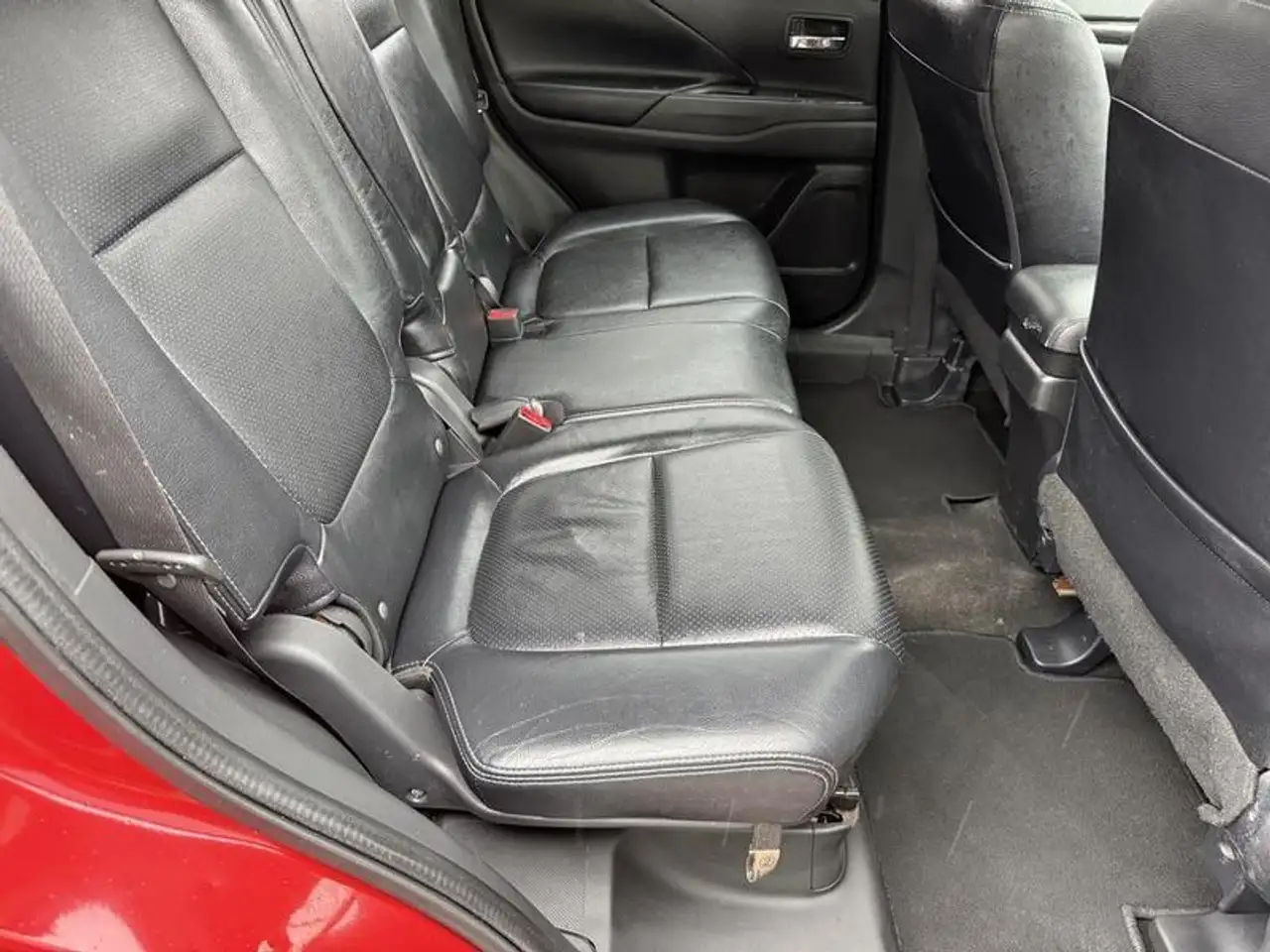Mitsubishi Outlander снимка Mitsubishi Outlander