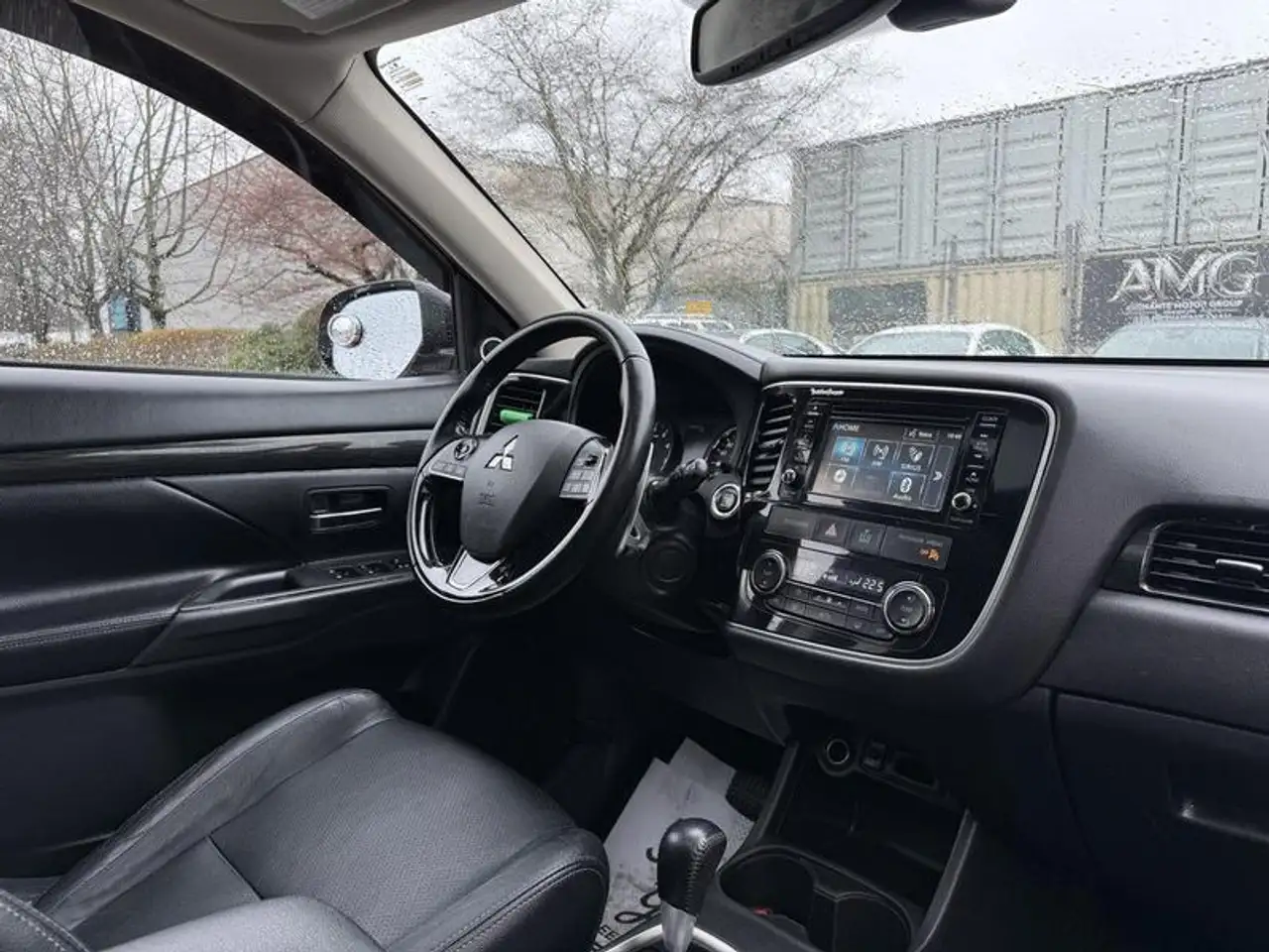 Mitsubishi Outlander снимка Mitsubishi Outlander