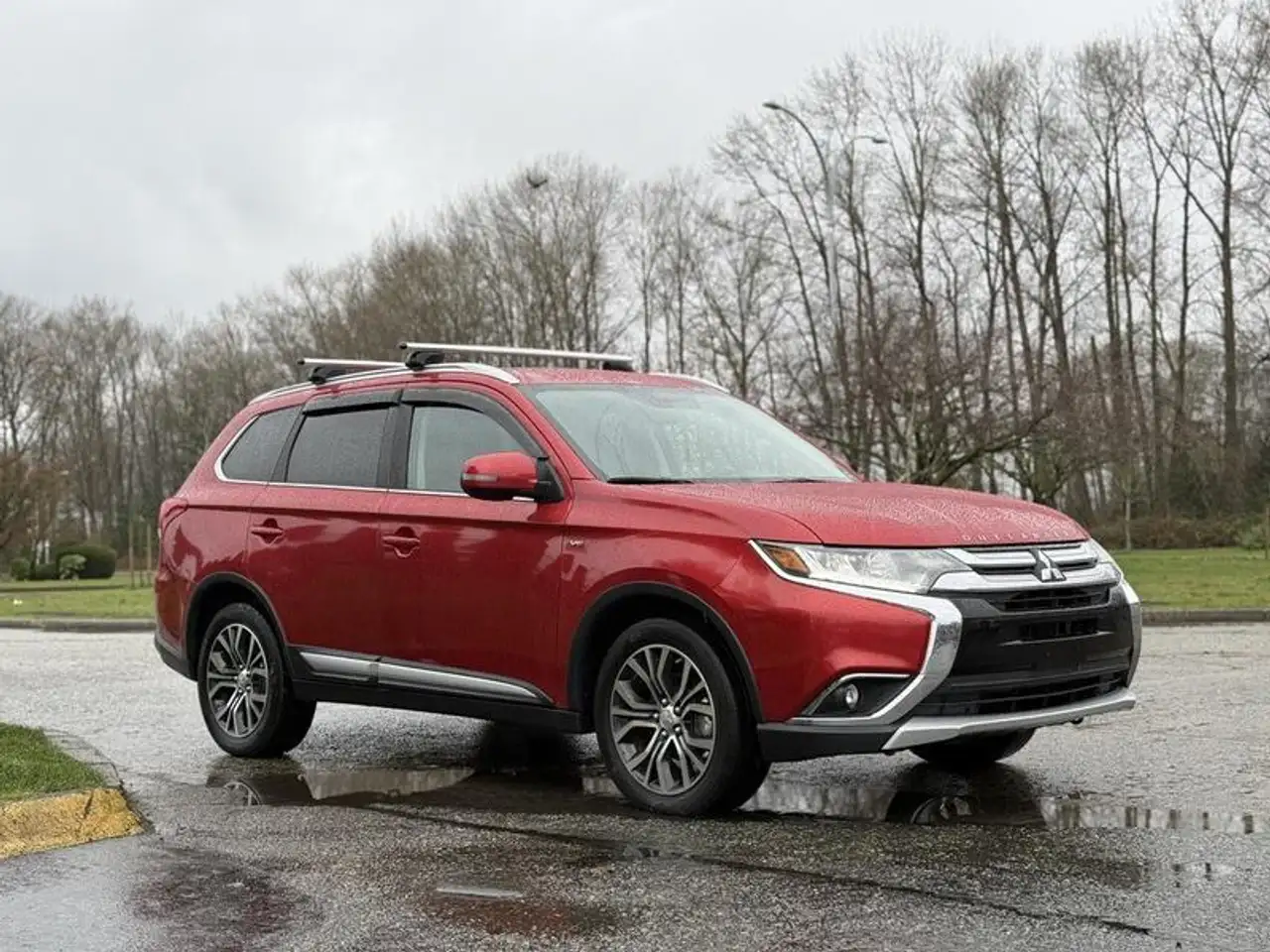 Mitsubishi Outlander снимка Mitsubishi Outlander