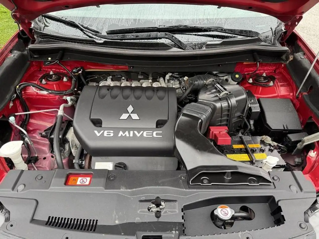 Mitsubishi Outlander снимка Mitsubishi Outlander