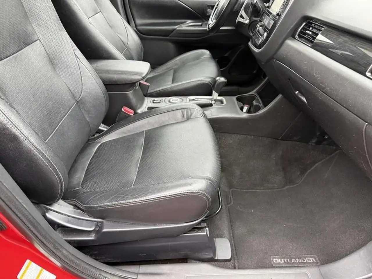 Mitsubishi Outlander снимка Mitsubishi Outlander