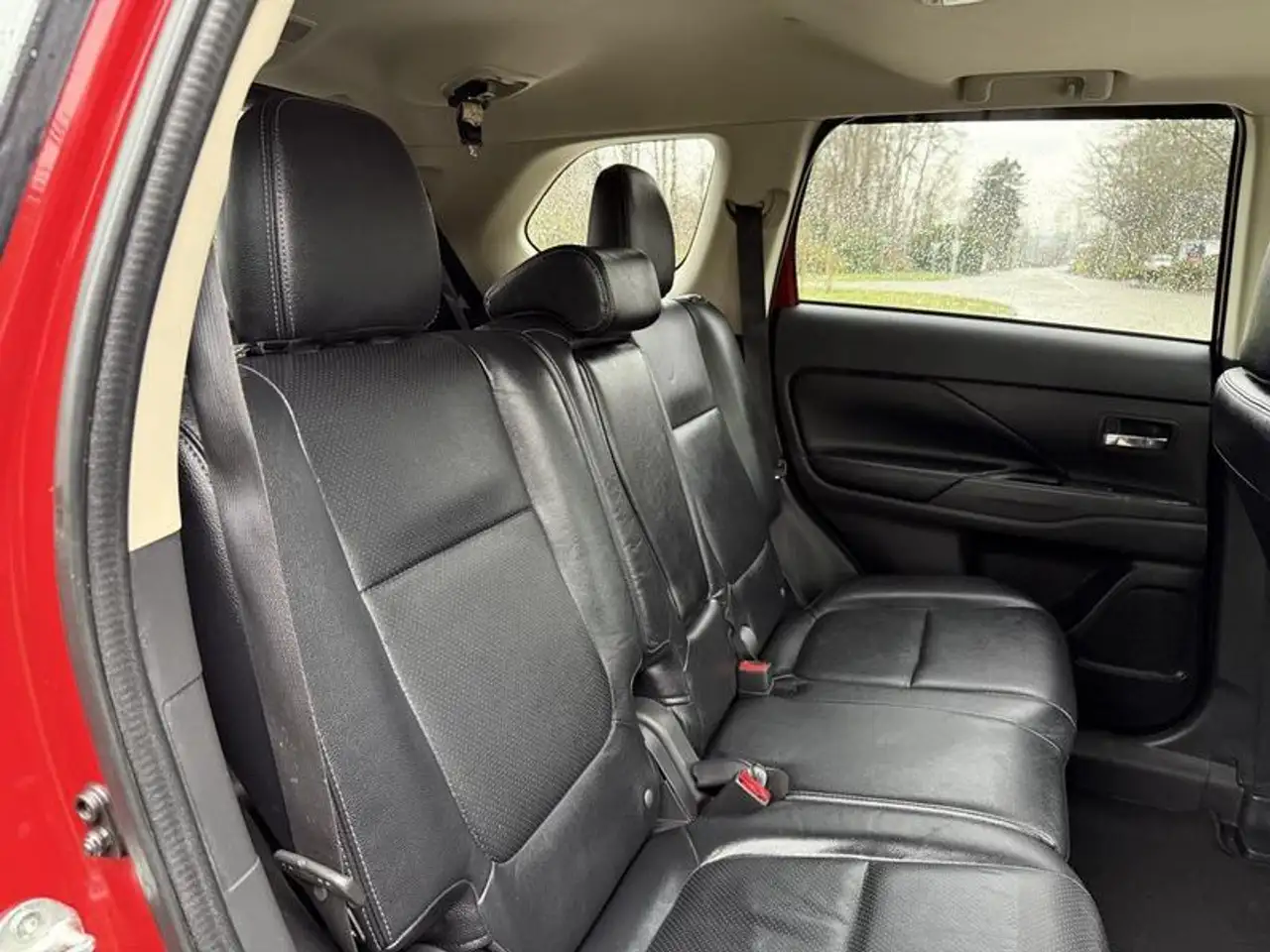 Mitsubishi Outlander снимка Mitsubishi Outlander