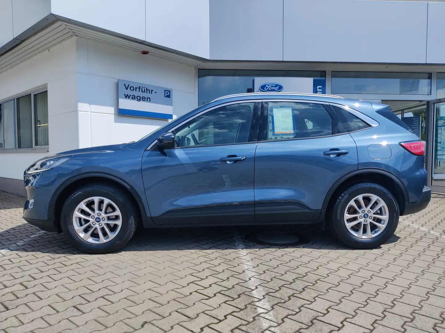 Ford Kuga Titanium Blau - 2