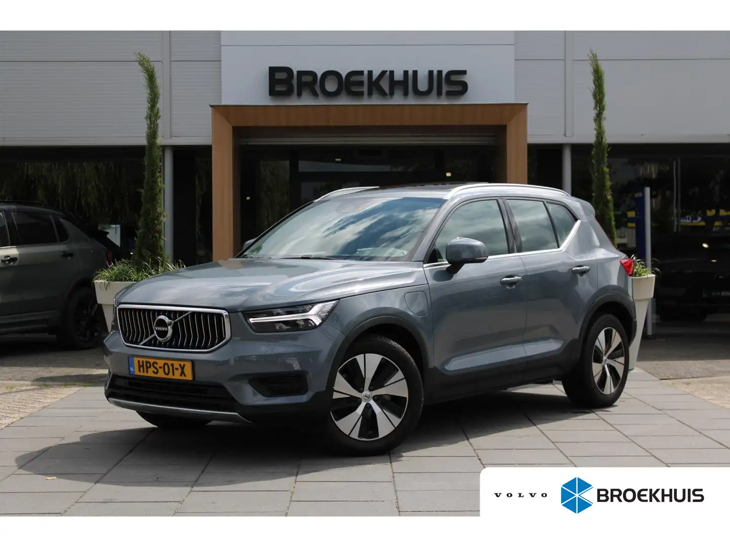 Volvo XC40 1.5 T5 Plug-in hybrid Core Bright | Panoramisch sc Grau - 1