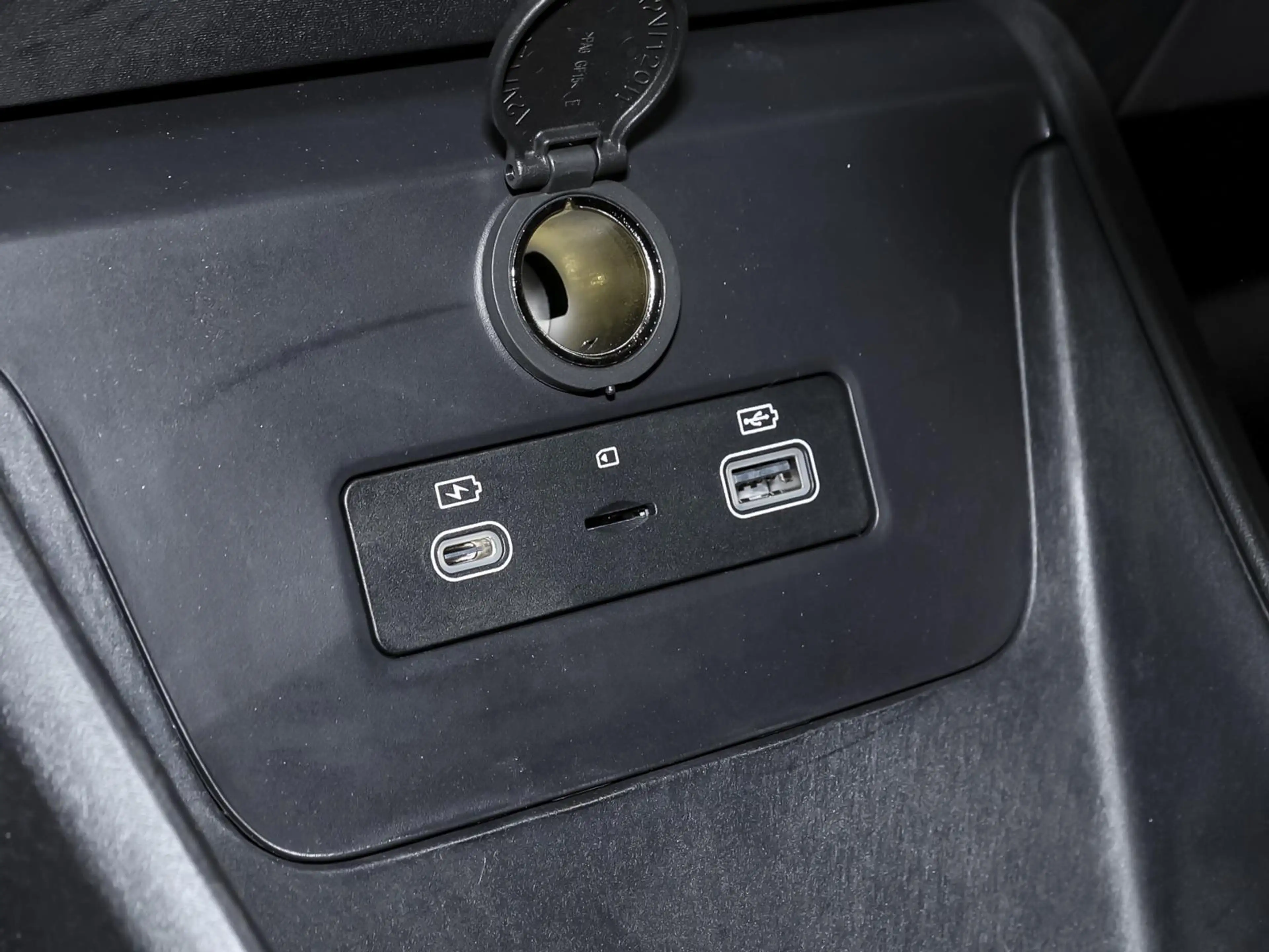 BYD Dolphin SURF Active NAVI PDC KLIMA BT SERVO USB — photo 13