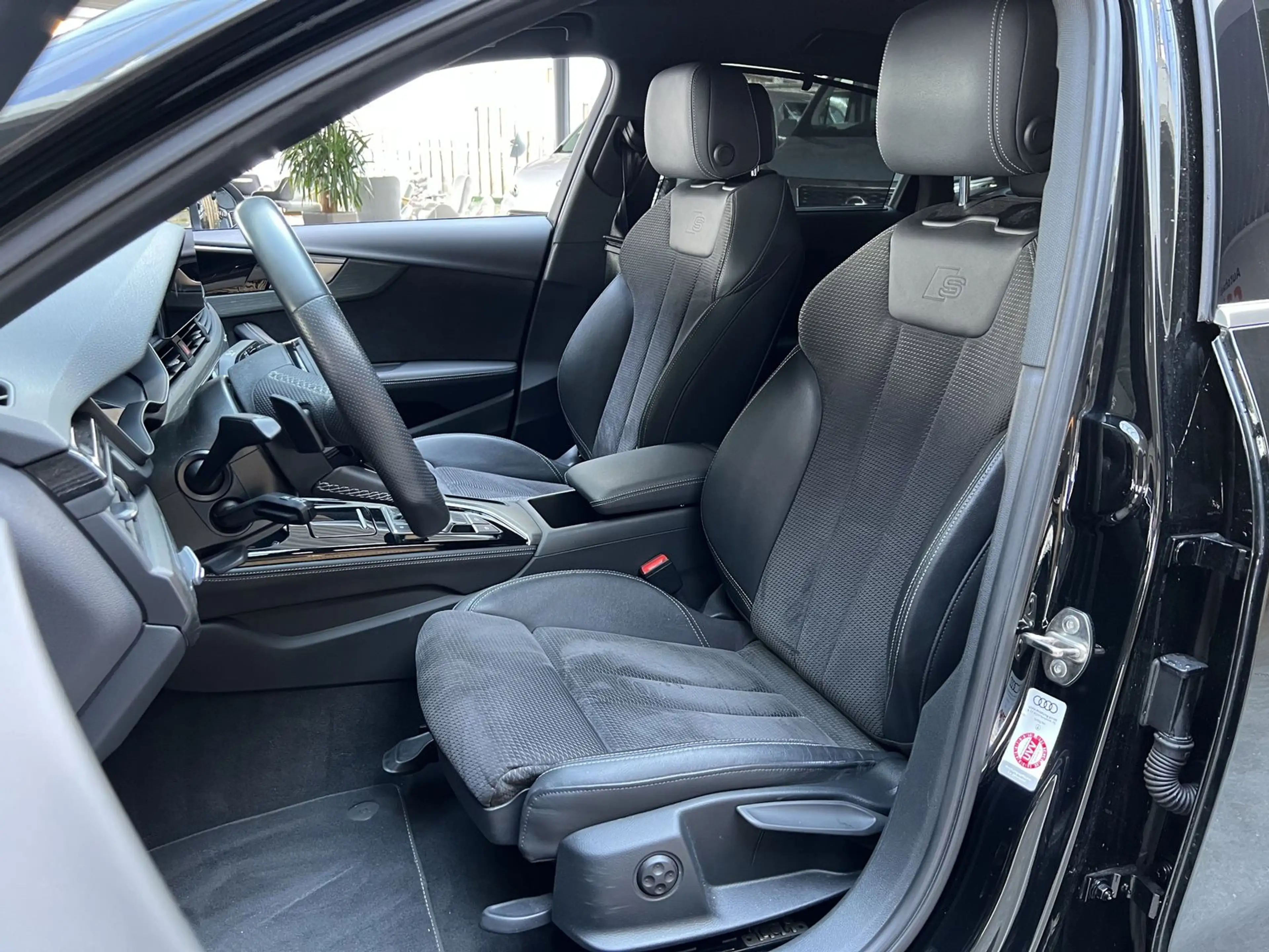 Audi A4 50 TDI Lim. quattro adv. S-Line Navi Led AHK — photo 2