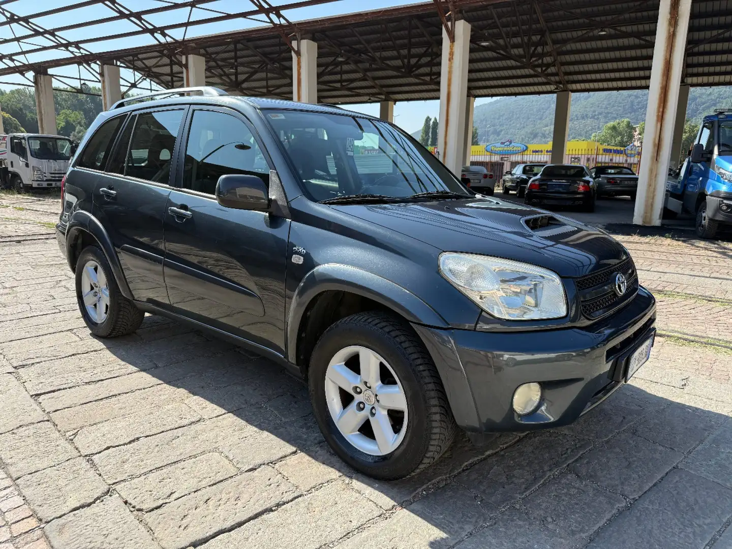 Toyota RAV 4 2.0 Tdi D-4D cat 5 porte Sol Grigio - 2
