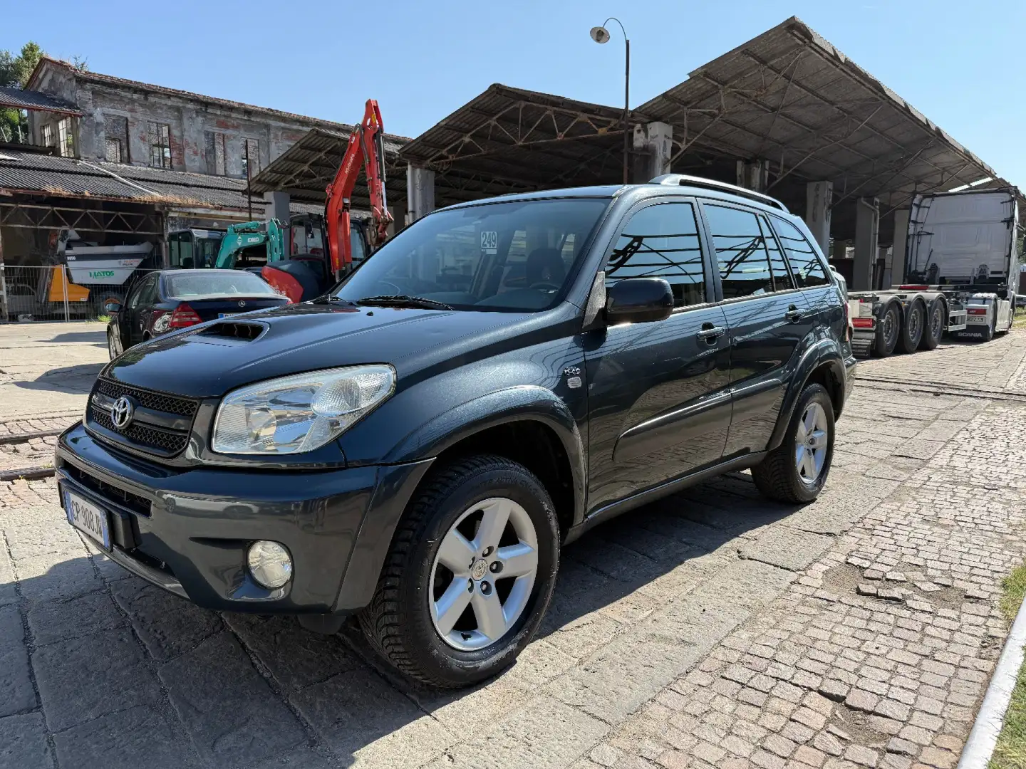 Toyota RAV 4 2.0 Tdi D-4D cat 5 porte Sol Grigio - 1
